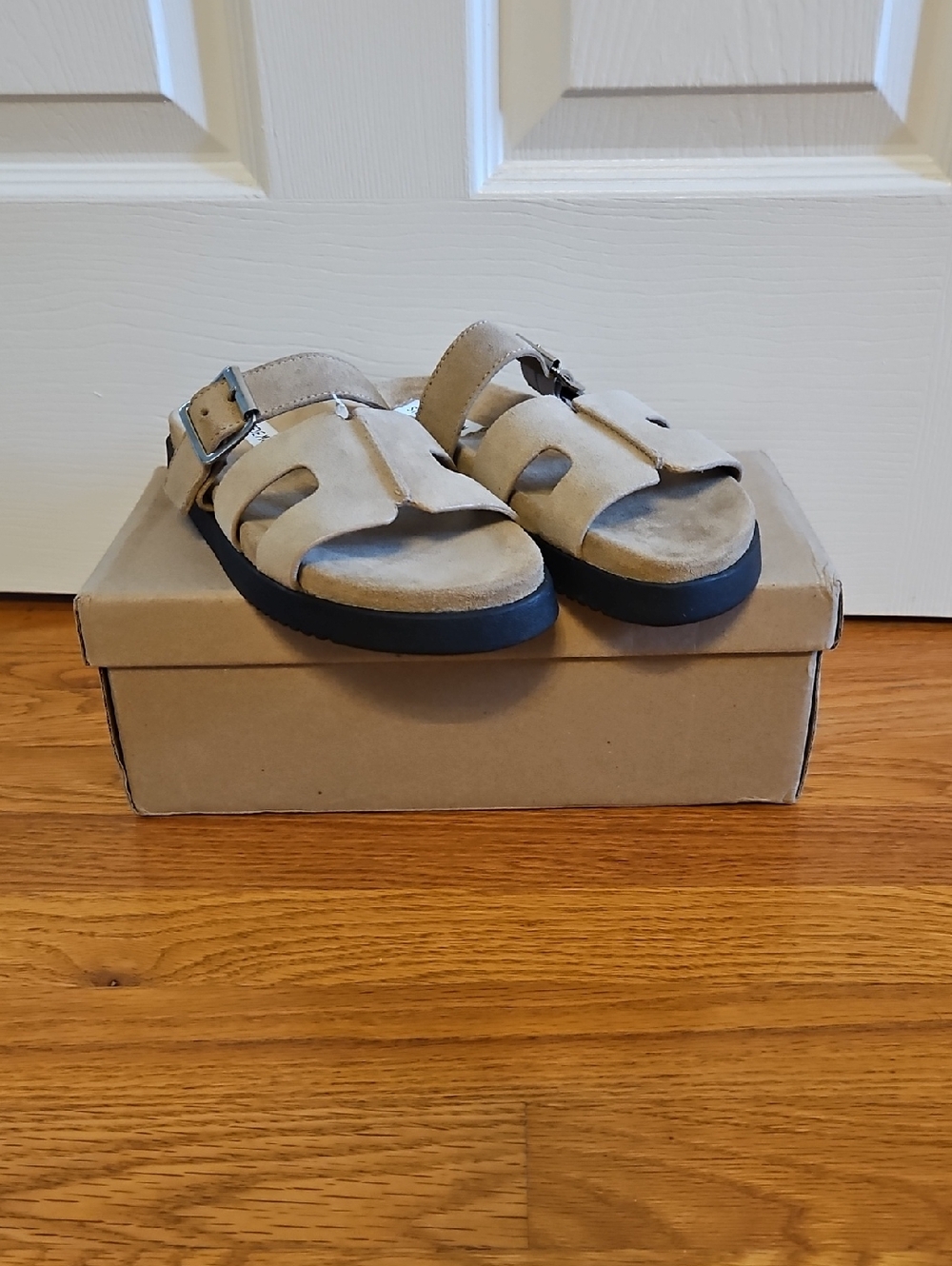 Steve Madden Beige Suede Buckle Sandals